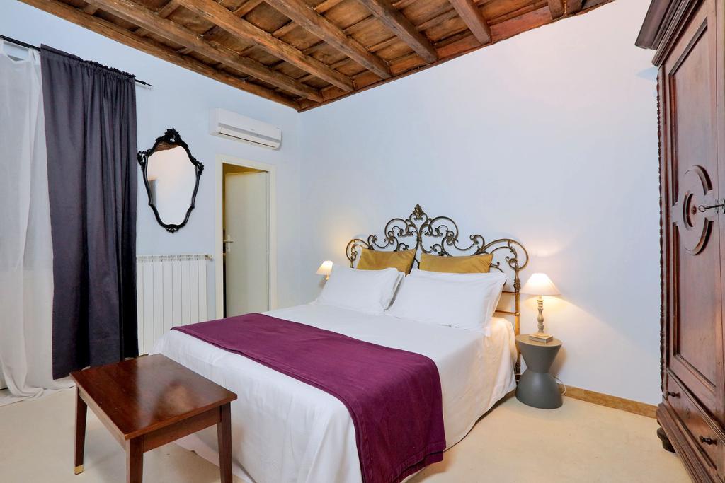 Sangallo - Residenze Romanae * Roma