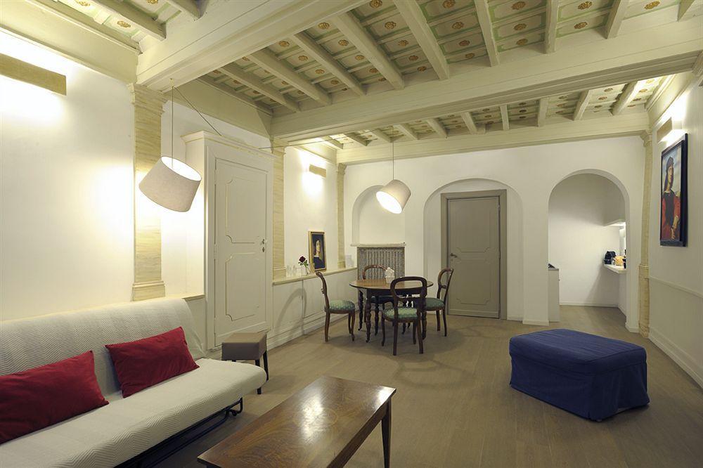 Sangallo - Residenze Romanae * Roma